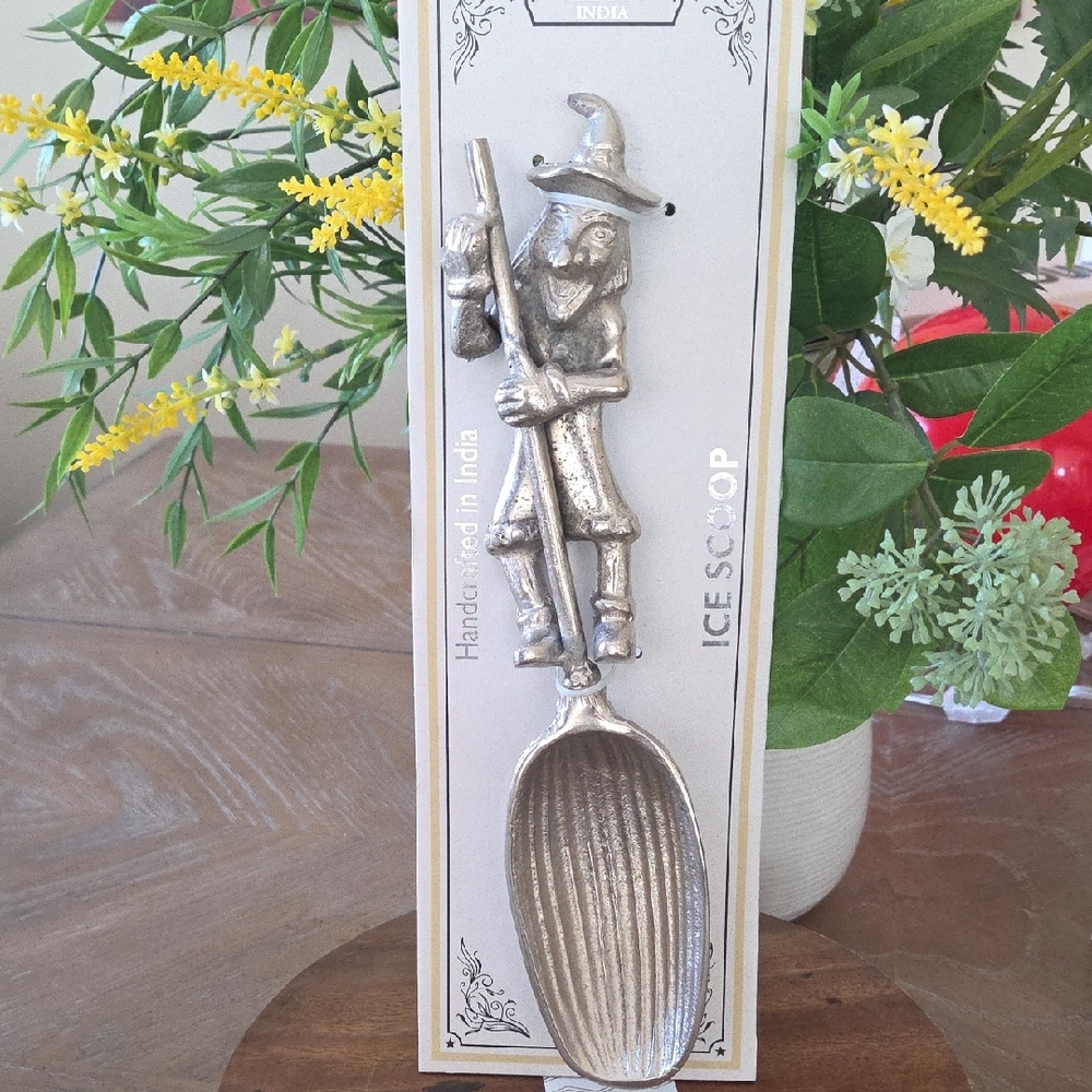 Silver Wizard Ice Scoop